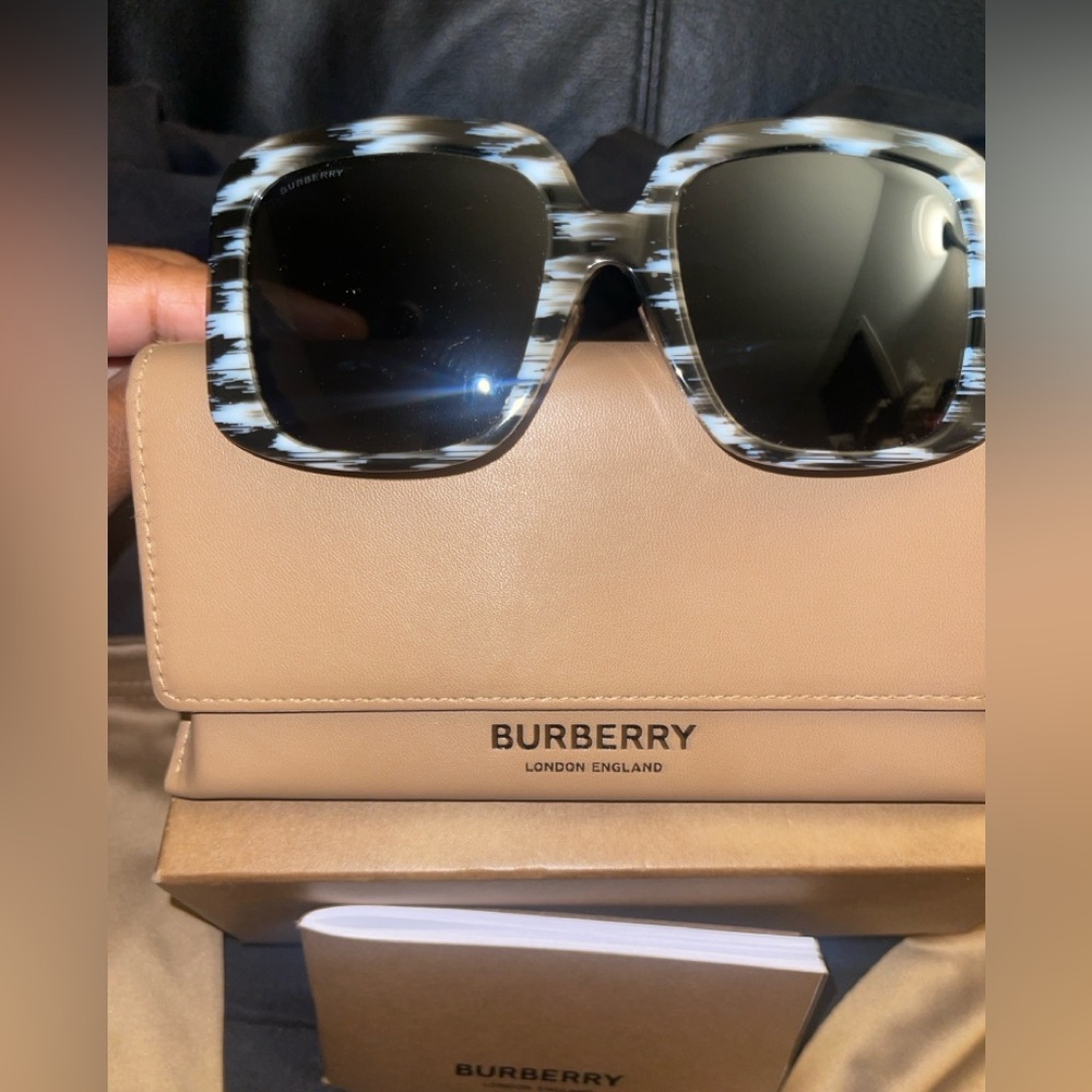 Burberry Penelope BE4363F 397887 Sunglasses Women's White/BlK/DRK Grey 55mm NEW - Picture 7 of 16